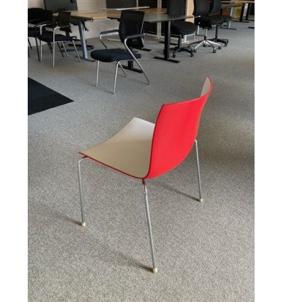 WHITE SEAT WITH COLORED CONTOUR AND ALUMINIUM LEGS, MULTIPURPOSE OFFICE, RECEPTION, CANTEEN, MEETING ROOM