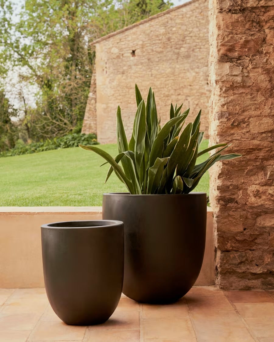 Aiguablava Plant Pot in black cement, Ø 39 cm