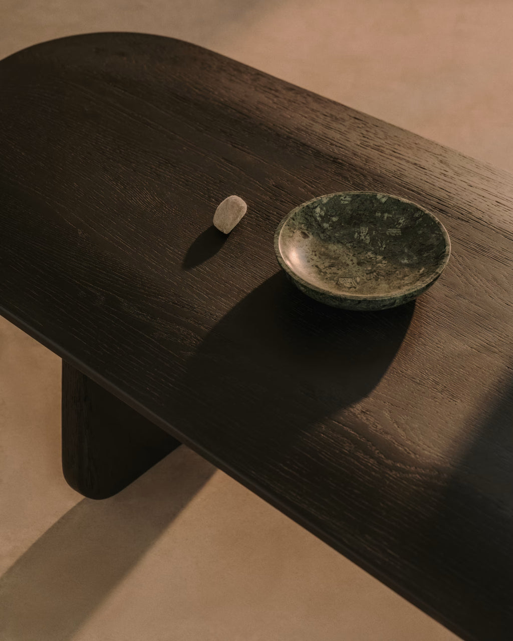 Pirita coffee table in a black finish, 147 x 65 cm