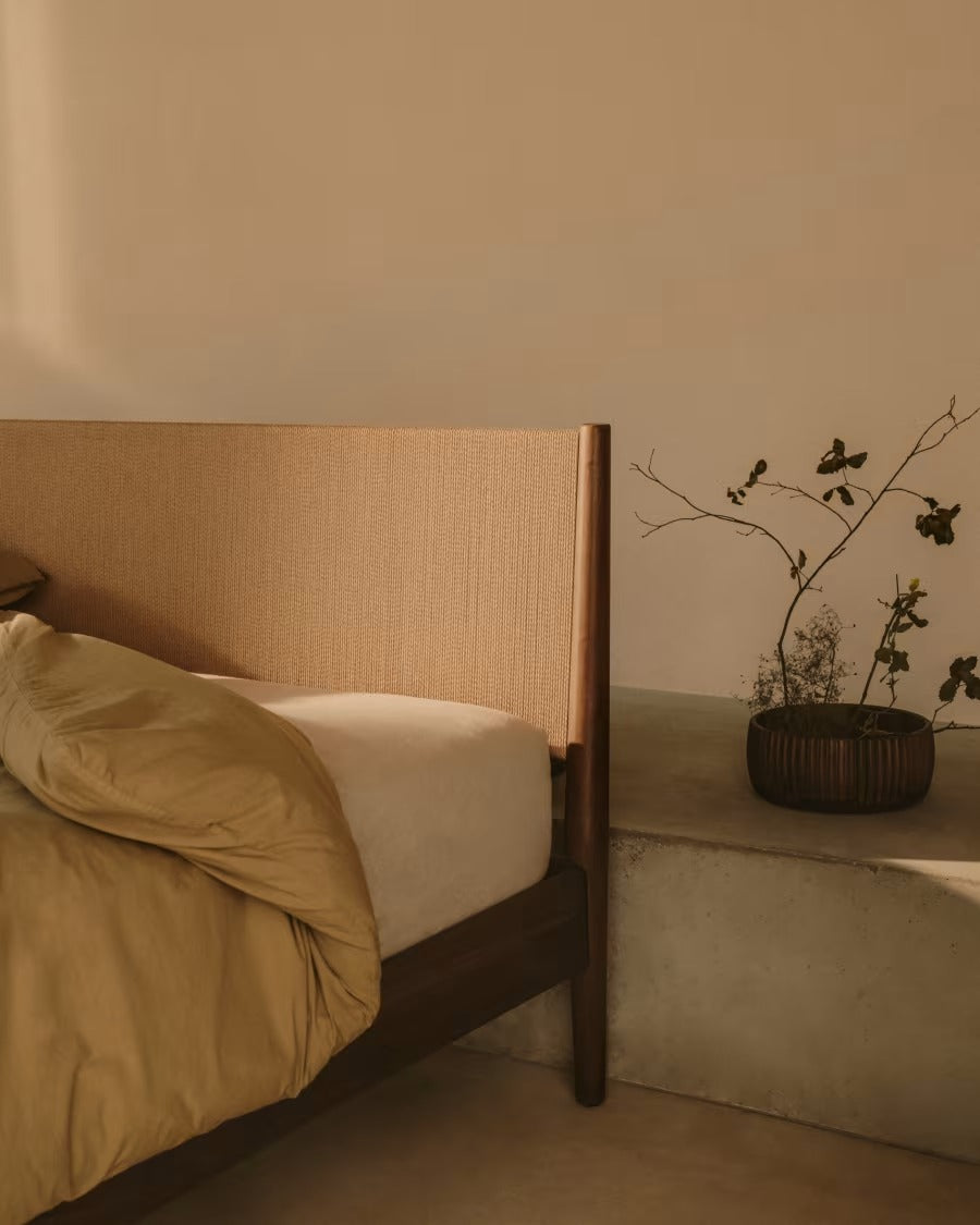 Elan Bed in Veneer and Solid Walnut Wood