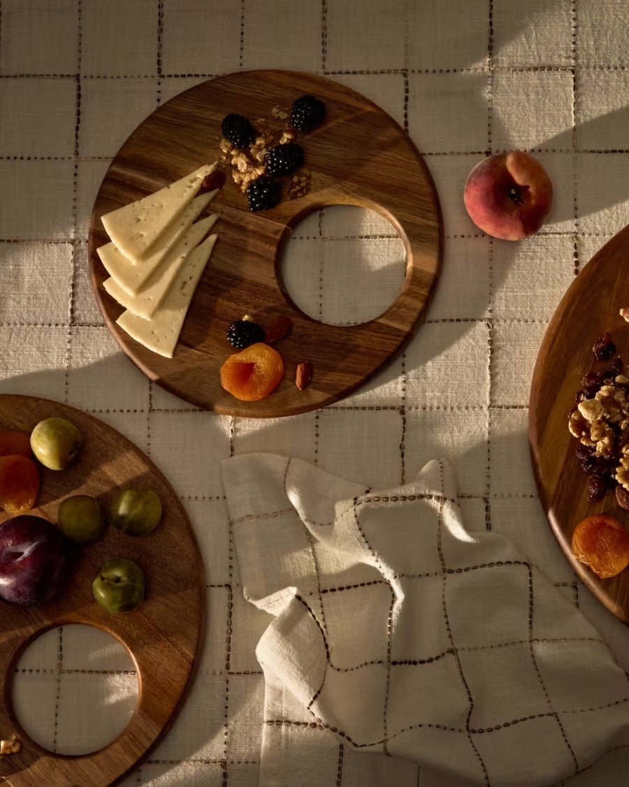 Klot Small-Sized Serving Board made of acacia wood