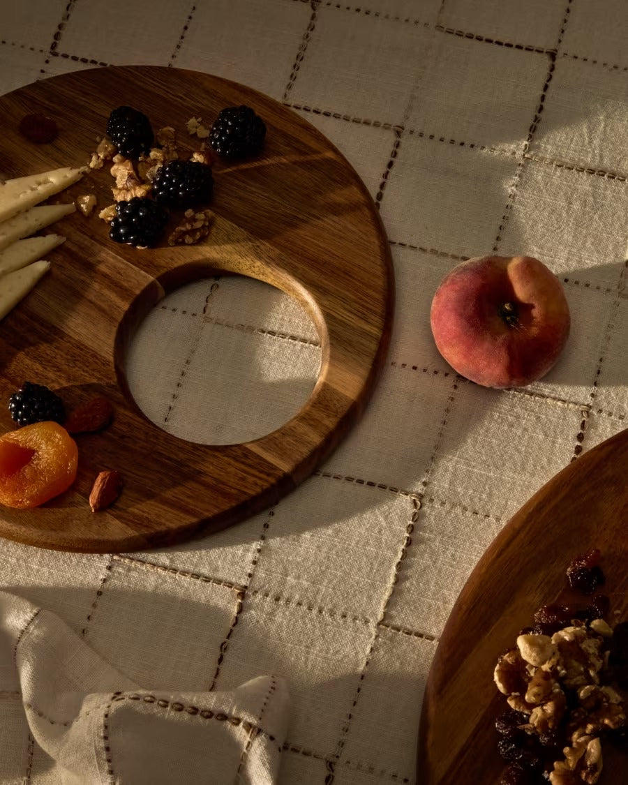 Klot Small-Sized Serving Board made of acacia wood