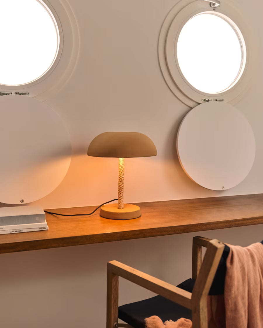 Arinda terracotta table lamp