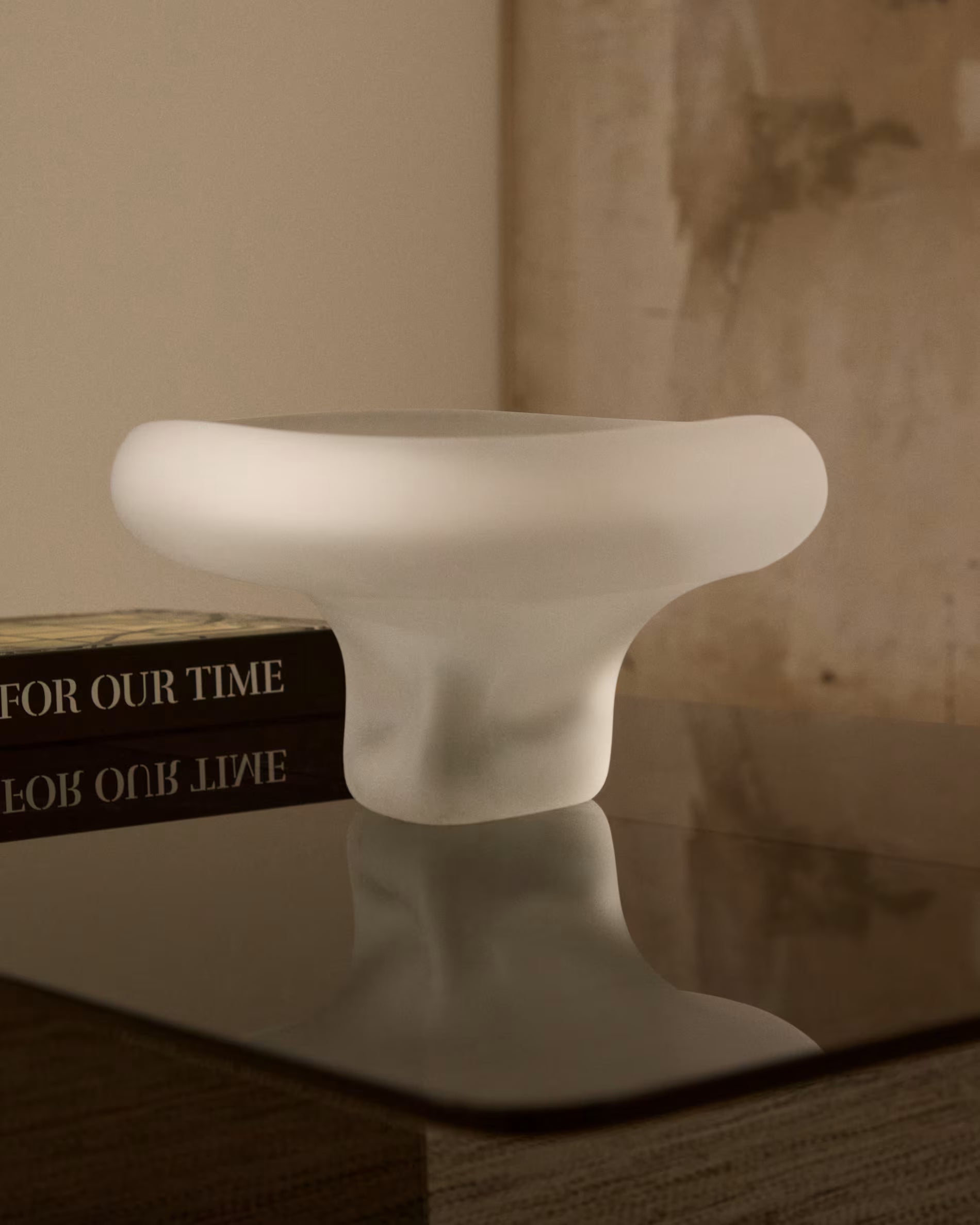 Ondaro frosted glass centrepiece 15cm