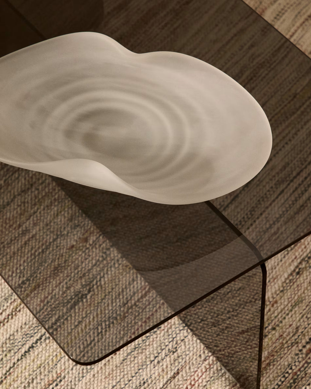 Ondaro frosted glass centrepiece 11cm