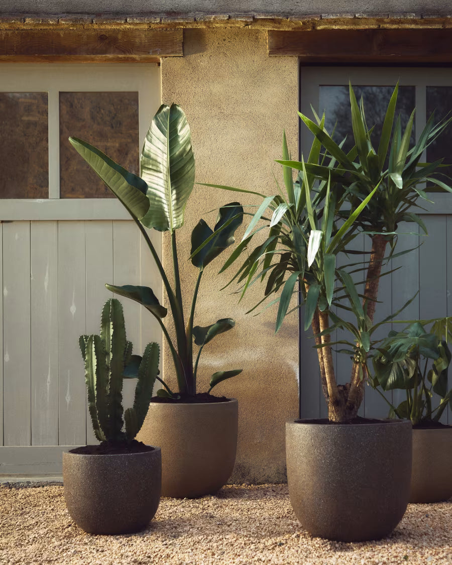 Set of 2 Selvi planters with dark brown stone effect Ø 37cm