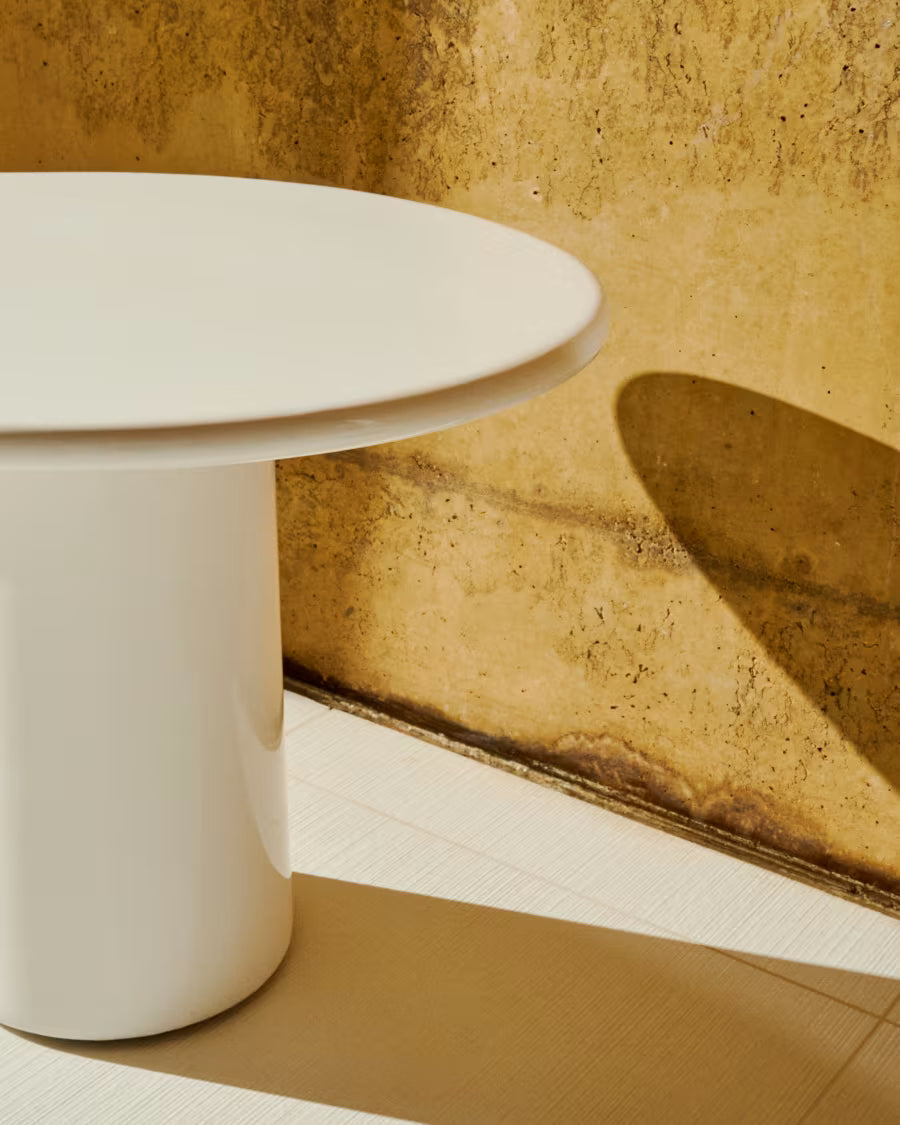 Albanella coffee table in cement with glossy white finish