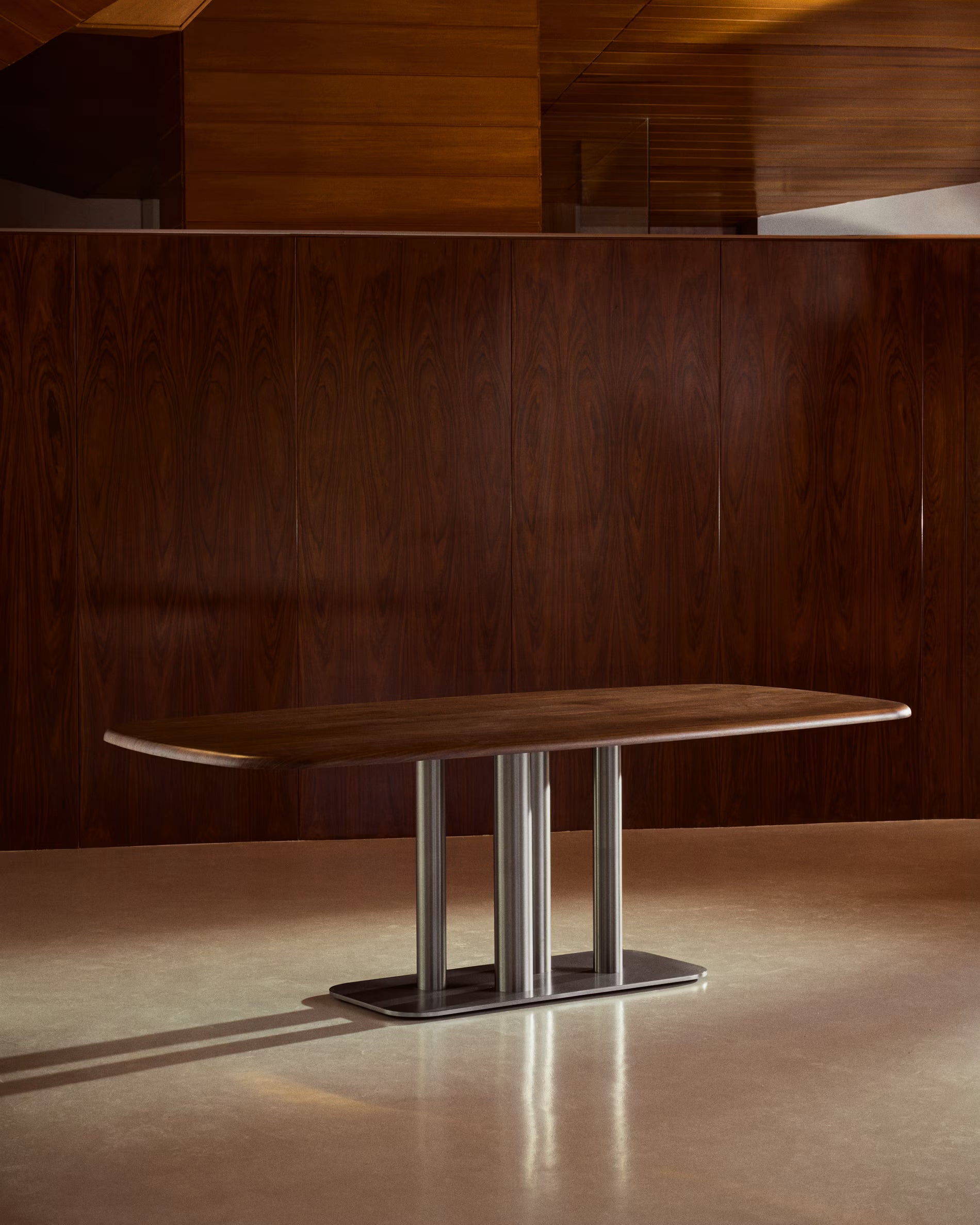 Melvar table made from walnut 180X100cm.