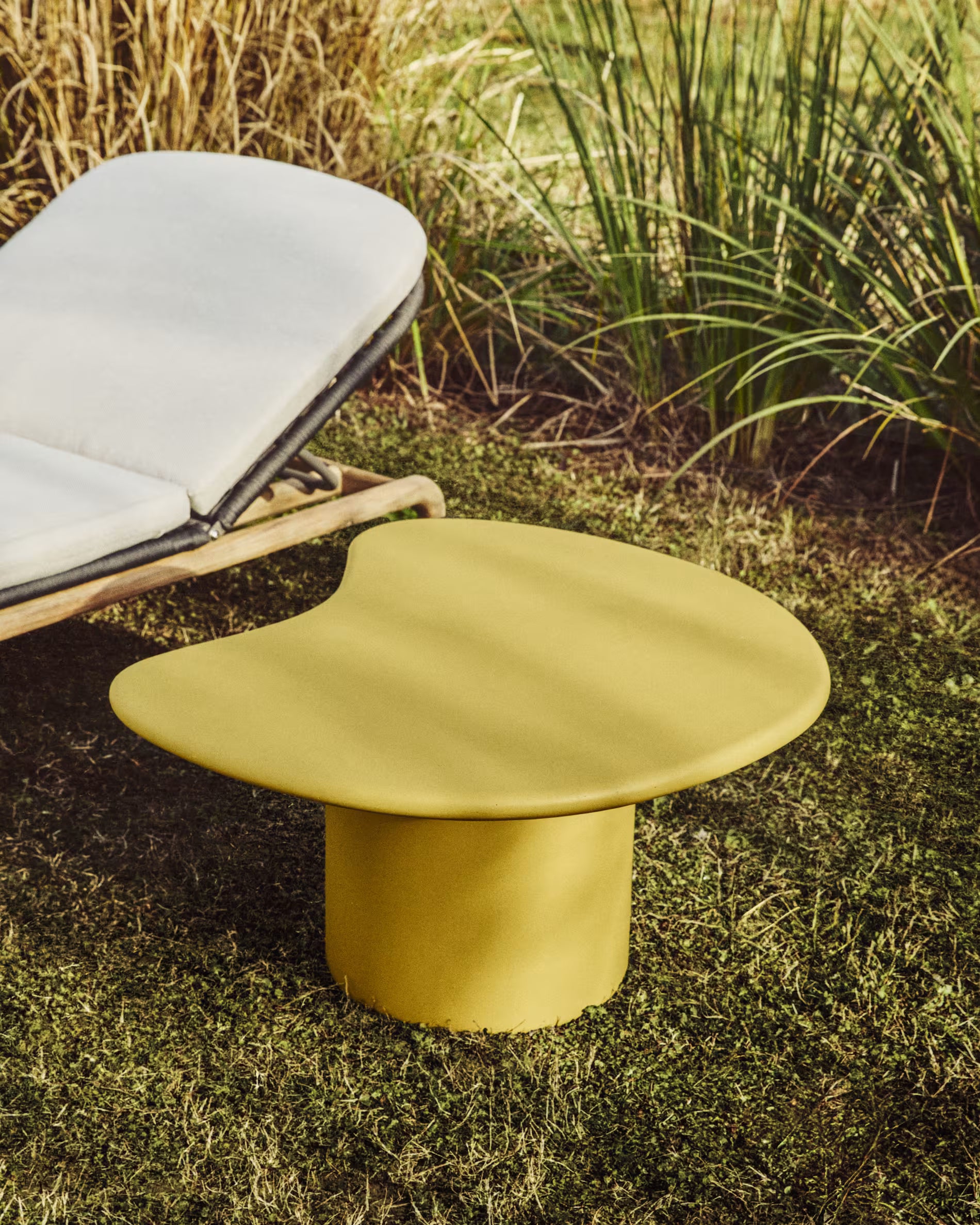 Macarella coffee table in mustard concrete 83 x 77cm