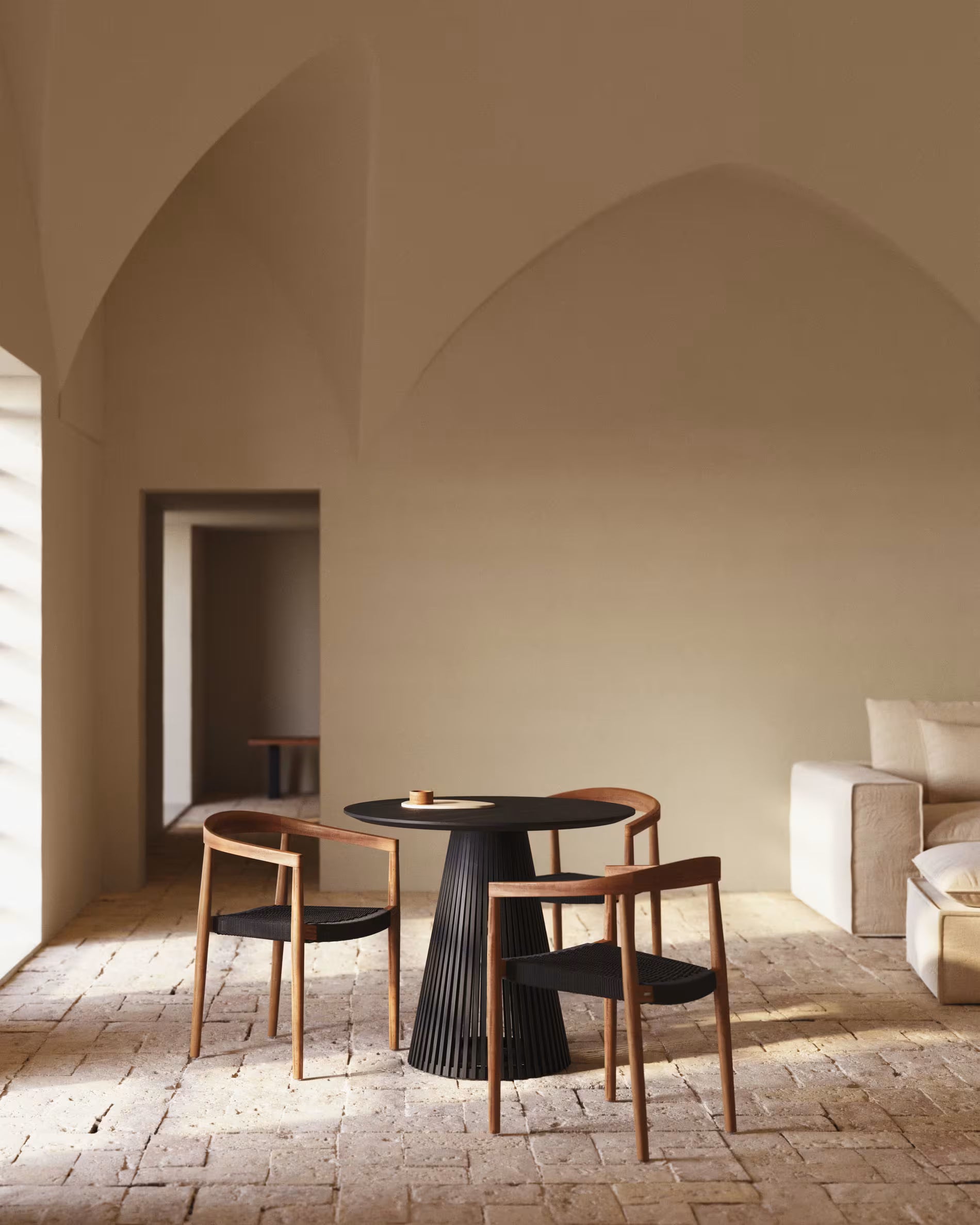 Jeanette round table in black, Ø 90 cm