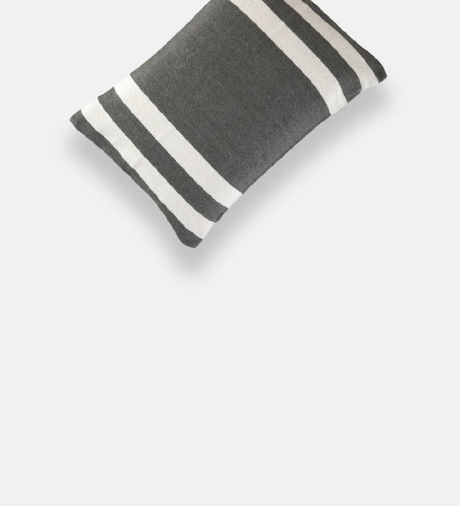 Ava Indoor/Outdoor Scatter - Olive & White