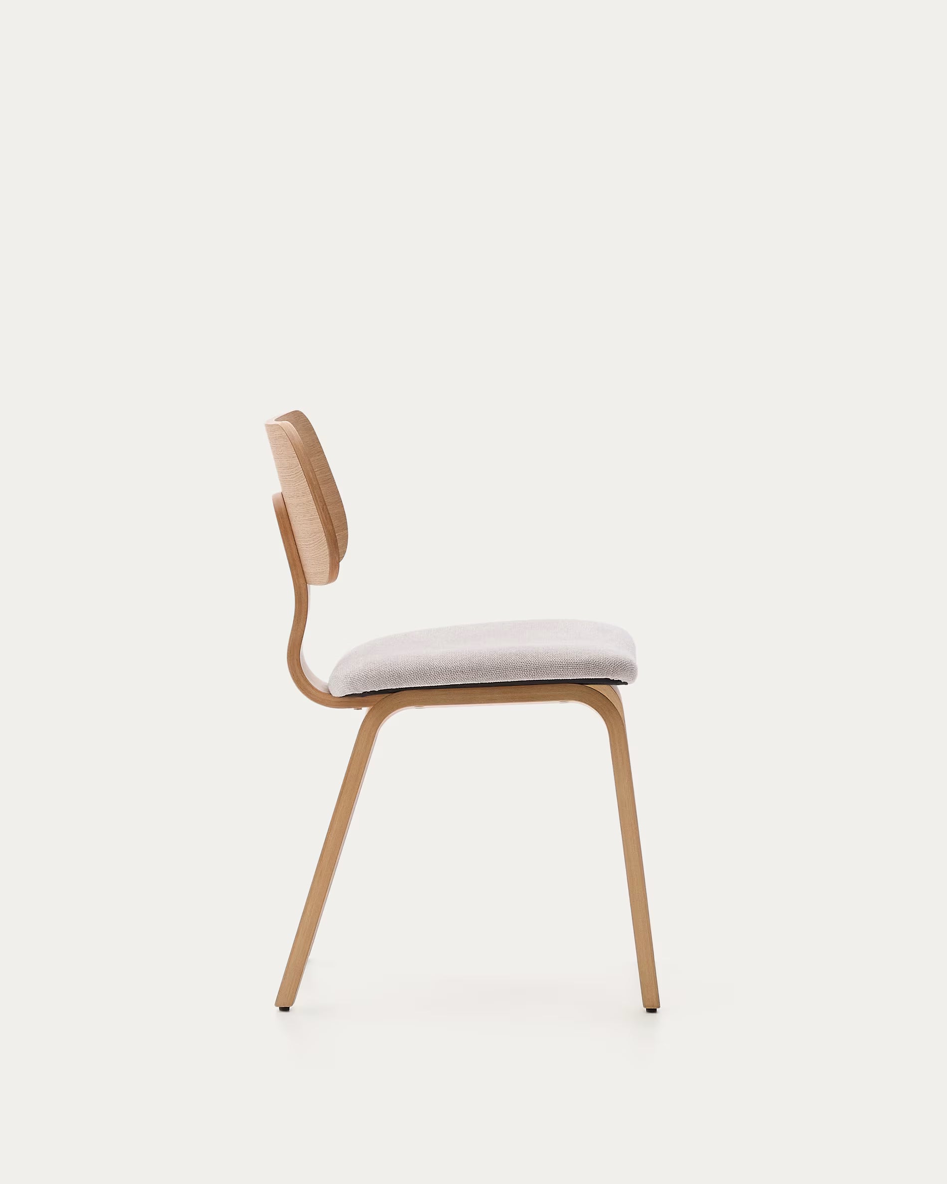 Gena chair in oak veneer and beige chenille.