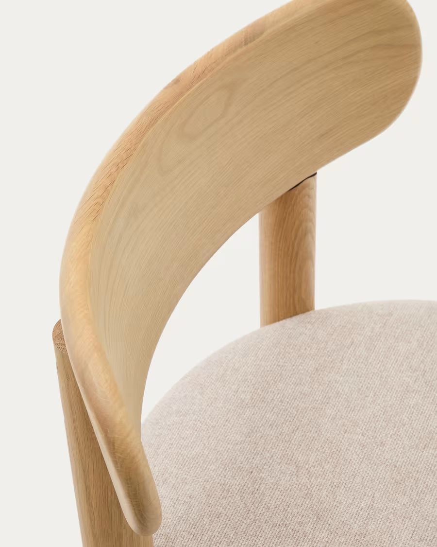 NEBAI Nebai chair in beige chenille with a solid oak wood st