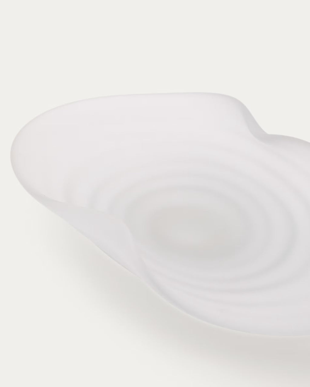 Ondaro frosted glass centrepiece 11cm