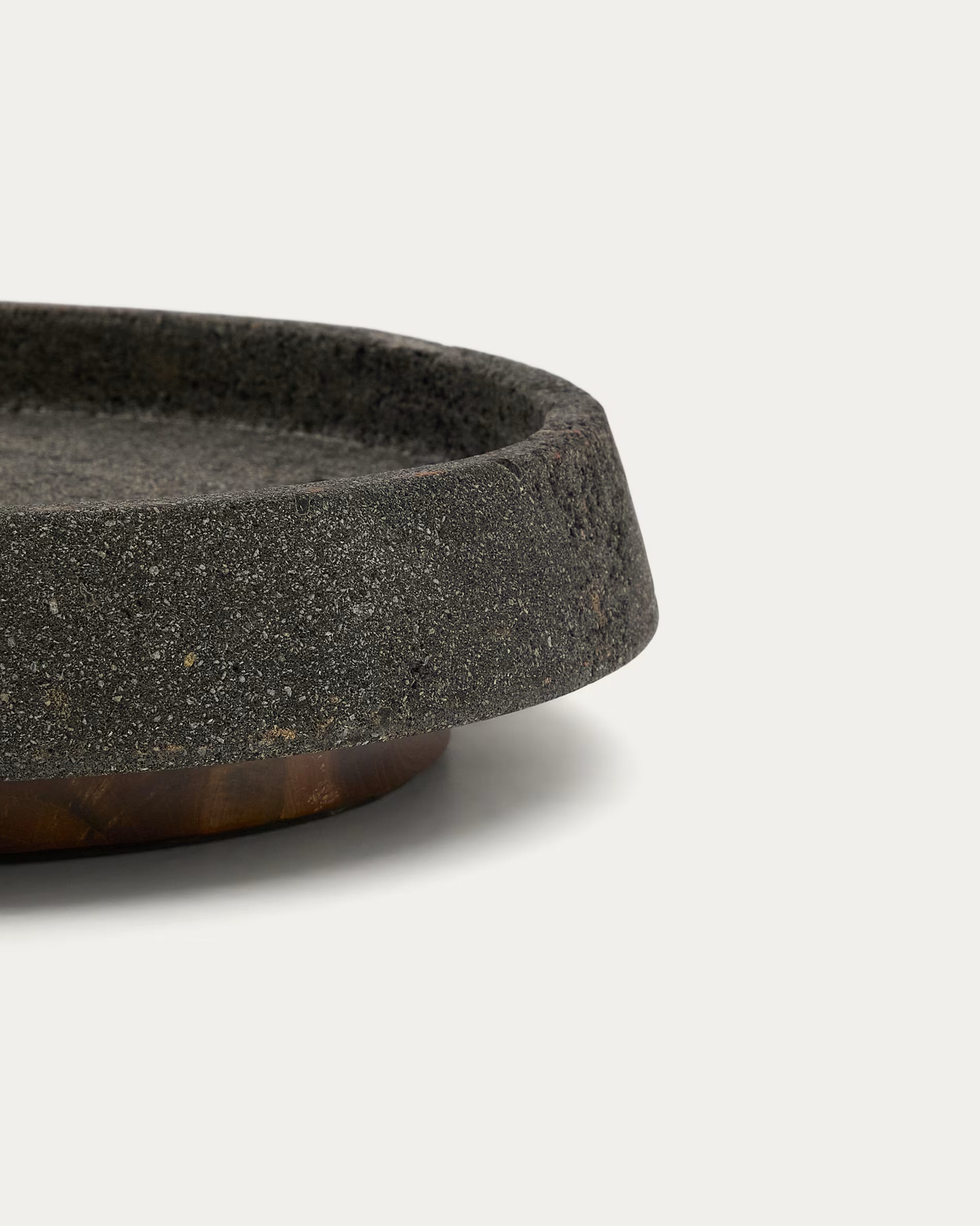 Naro centrepiece in black stone and teak wood ?38cm