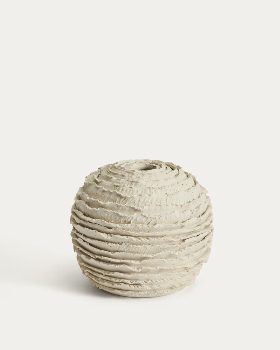 Evania vase in beige ceramic 15.5 cm.
