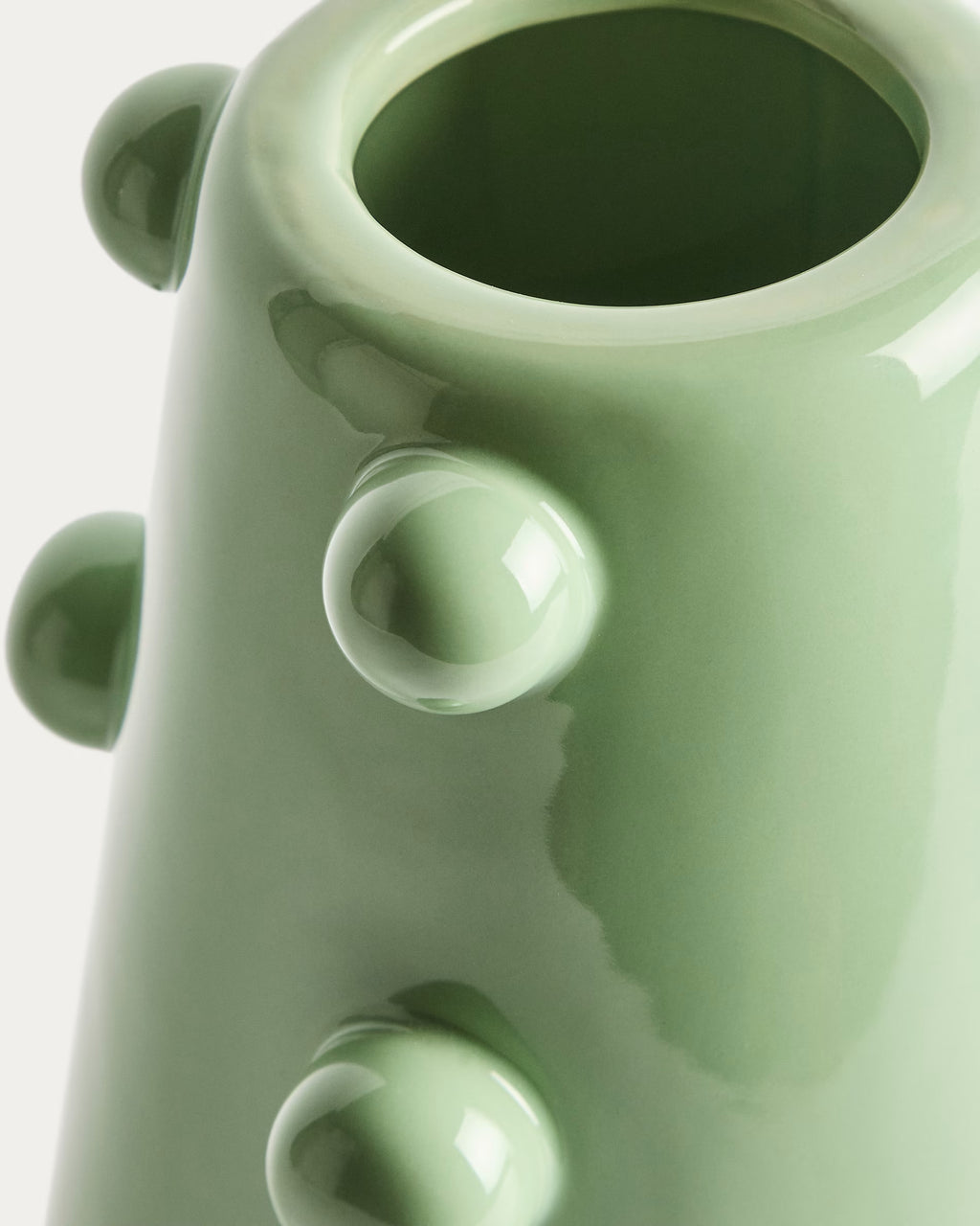 Odra vase in light green ceramic with glossy finish 25.5cm.