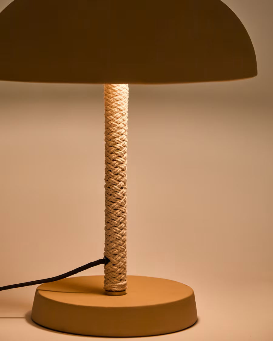 Arinda terracotta table lamp