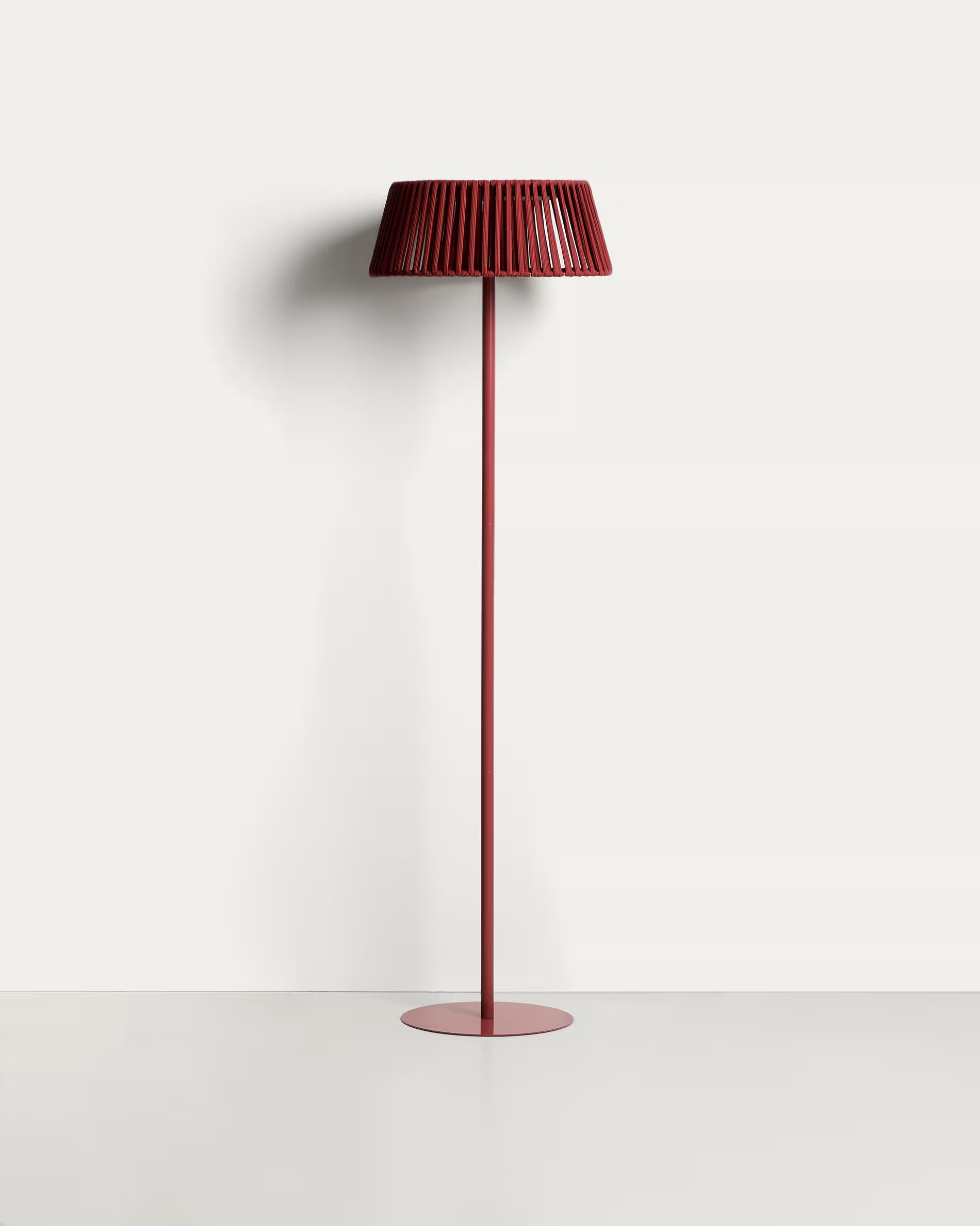 Aldet outdoor solar floor lamp in terracotta Ø46cm.
