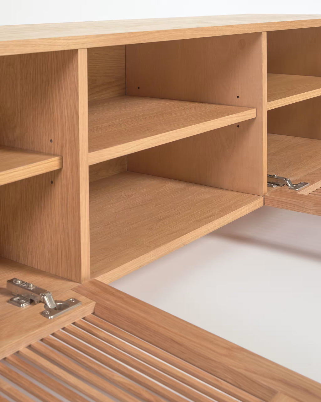 Beyla 2-door TV stand in solid oak wood and oak veneer 180 x 49.5cm