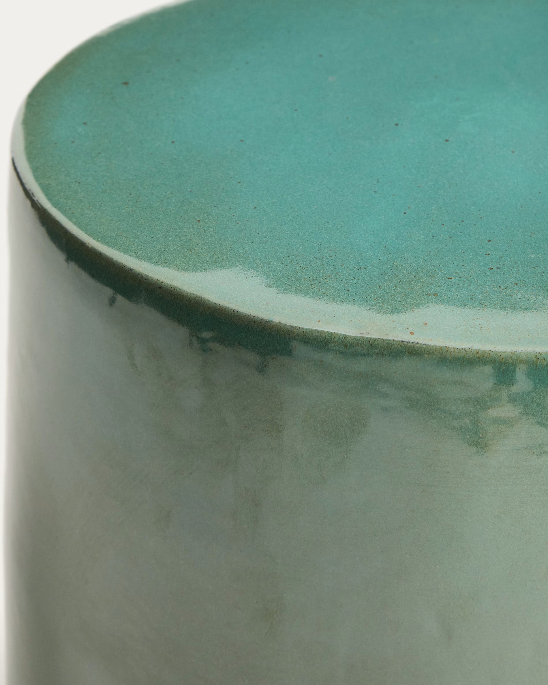 Mesquida side table in ceramic turquoise finish Ø35cm.