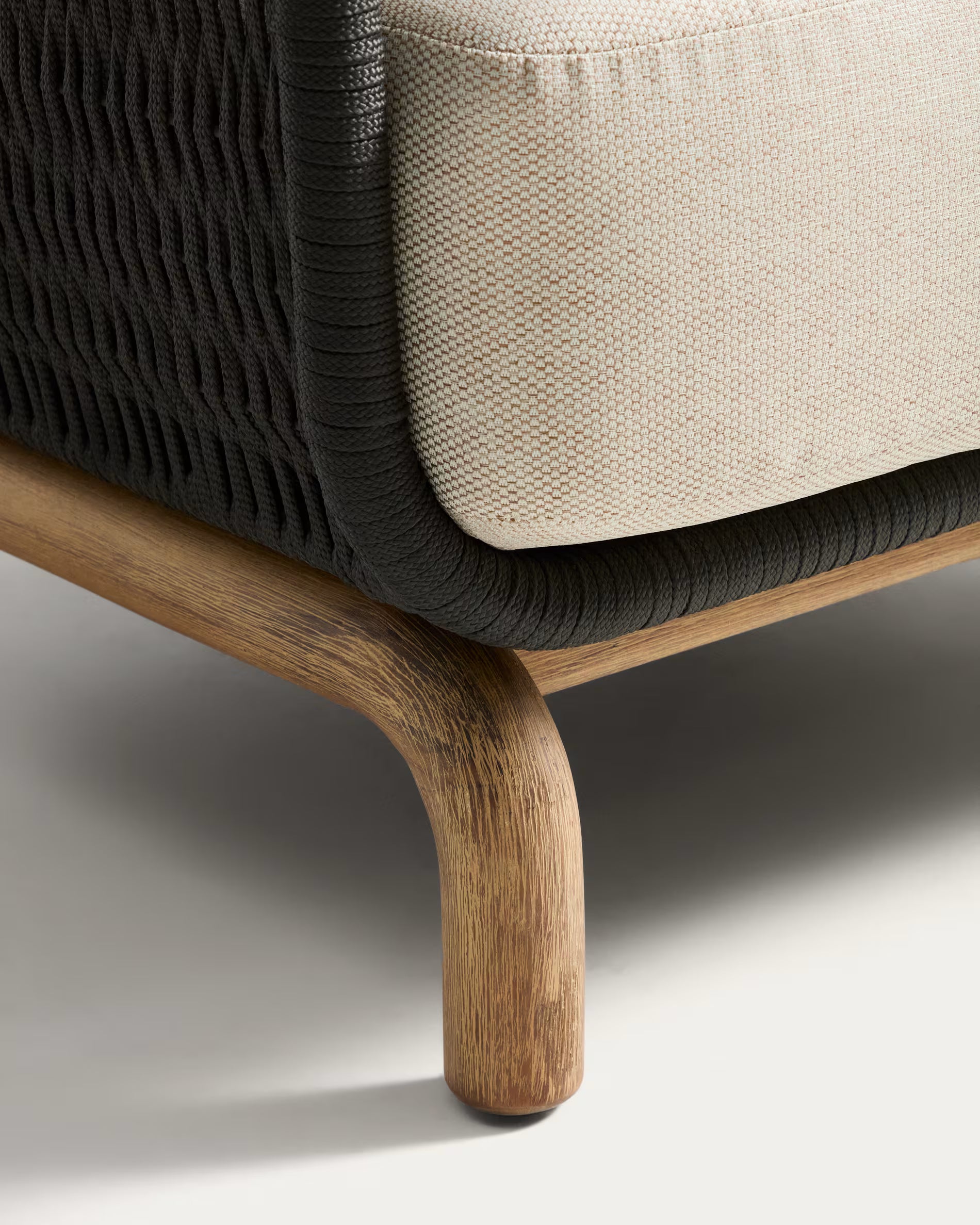 Alipa armchair in solid acacia wood and dark grey rope cord