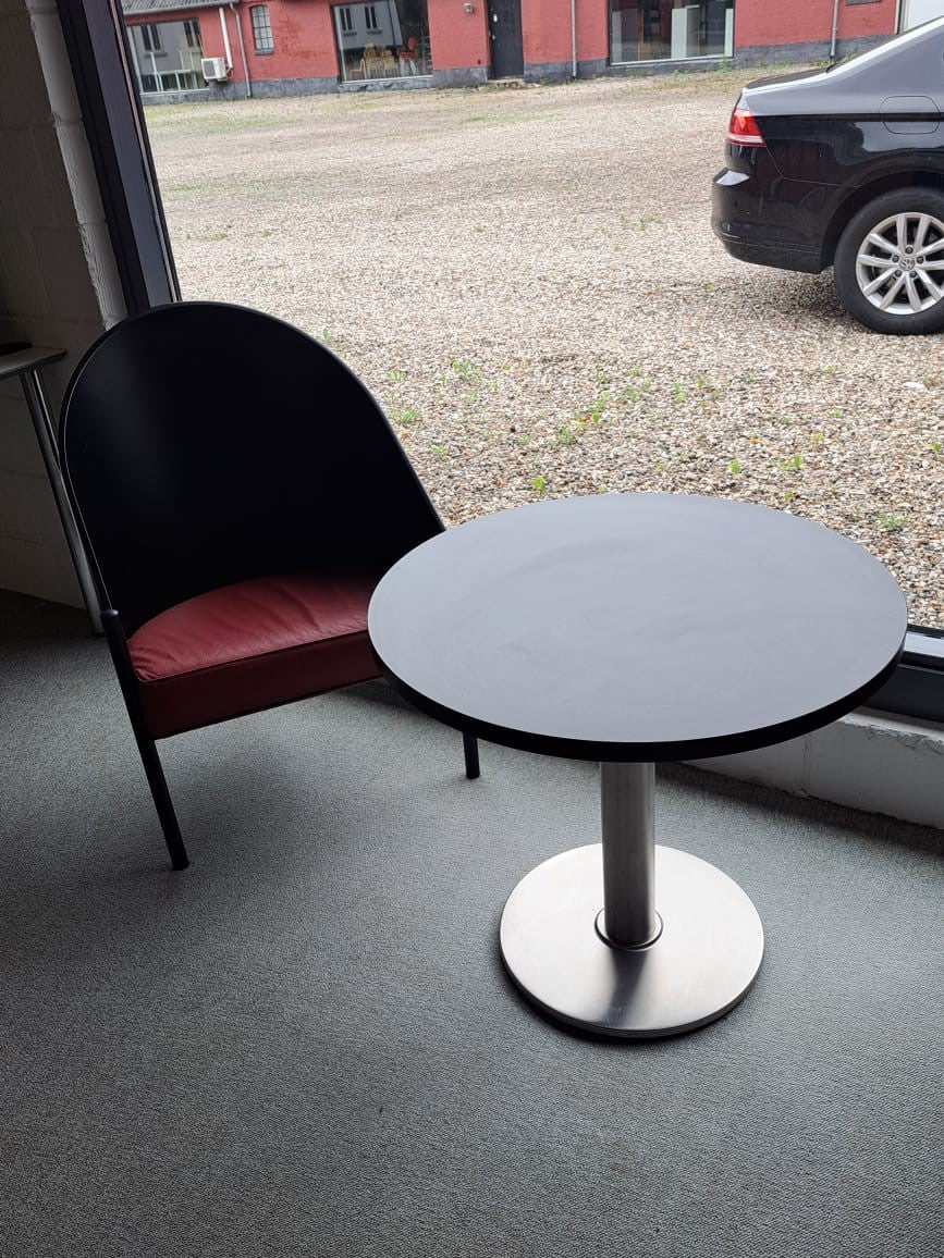 BLACK SMALL TABLE FOR RECEPTION OR OFFICE. DIAMETER: 70 CM