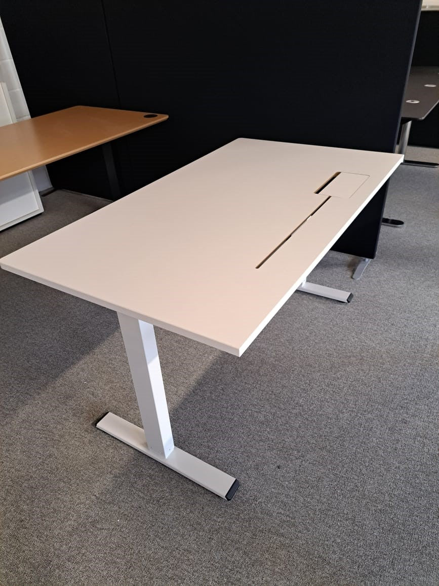 WHITE OFFICE DESK WITH  UP/DOWN FUNCTION - ERGONOMIC