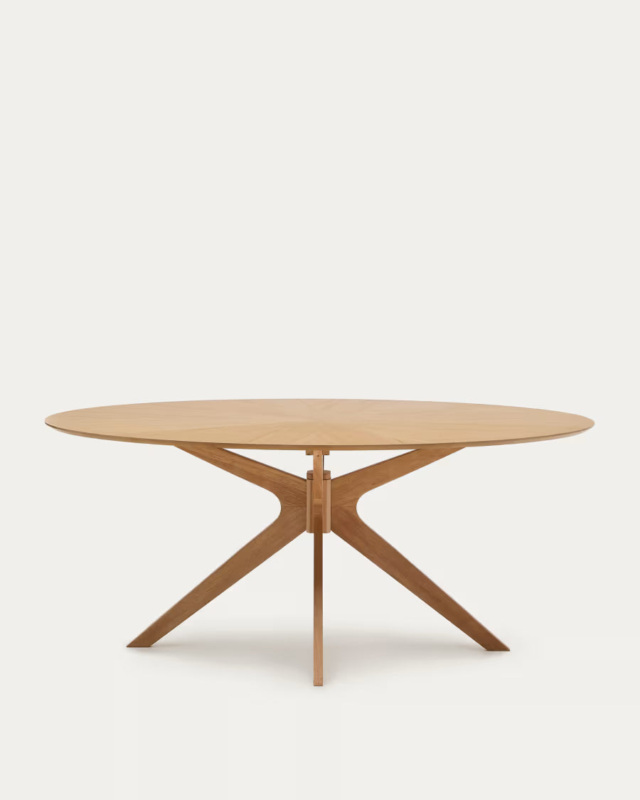 Naanim Table in Oak Veneer 180x110cm.