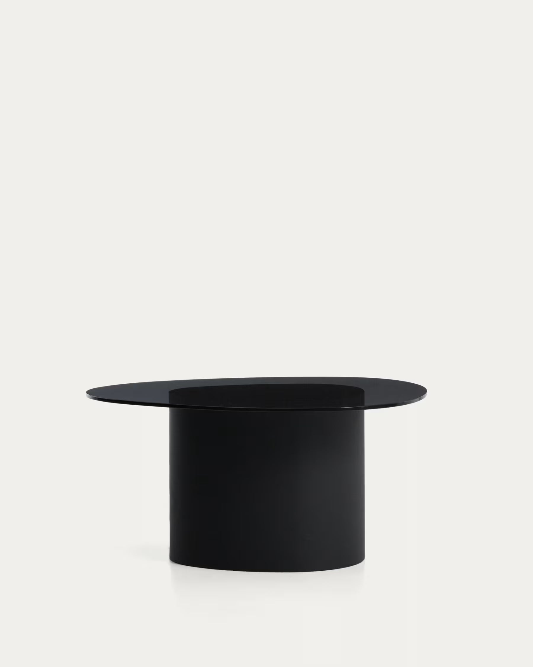 Olir coffee table in tempered glass 82 x 74 cm.