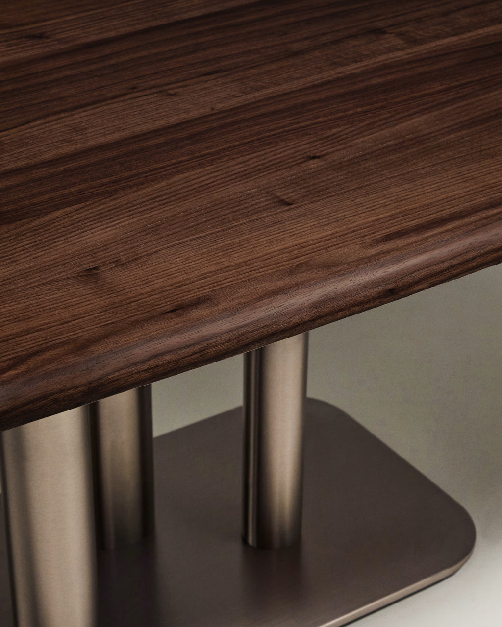 Melvar table made from walnut 180X100cm.