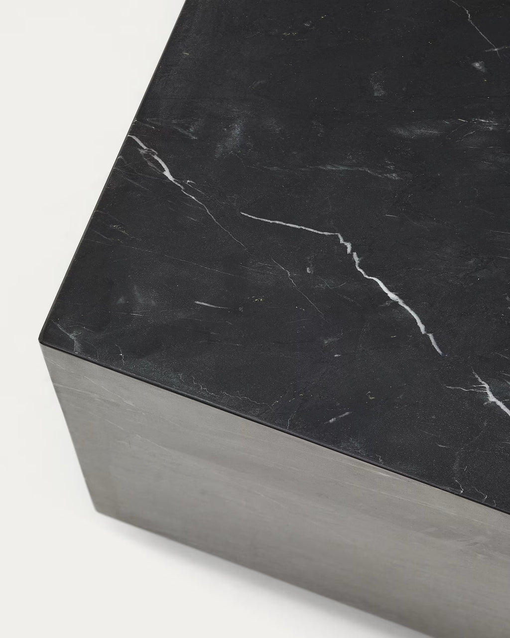Sorein side table in black marble 50 x 50 cm