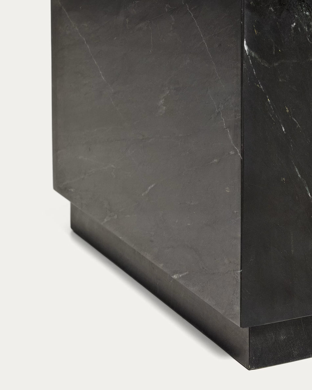 Sorein side table in black marble 50 x 50 cm