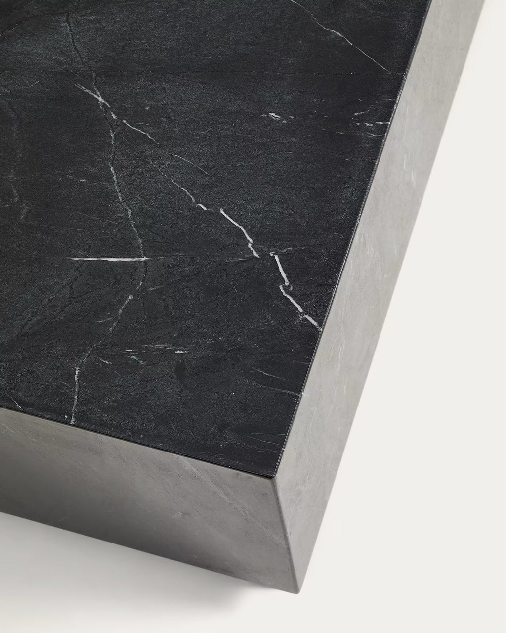 Sorein coffee table in black marble 100 x 50 cm.