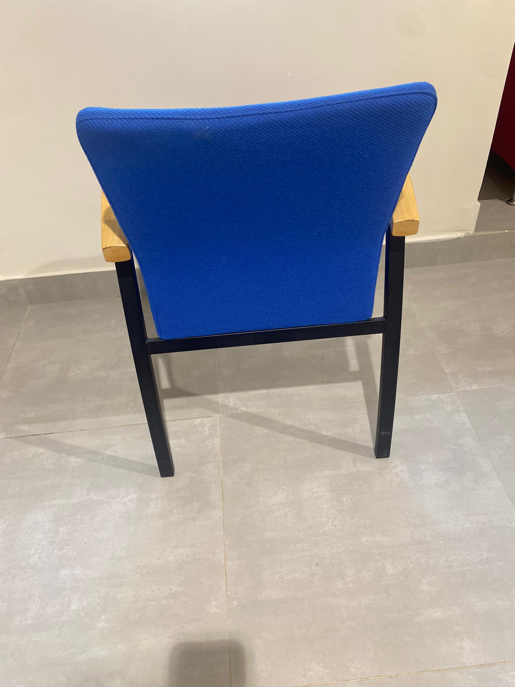 LIGHT BLUE CHAIRS ON BLACK FRAME WITH WOOD ARMREST FOR OFFICE, MEETING VENUE OR RECEPTION AREA