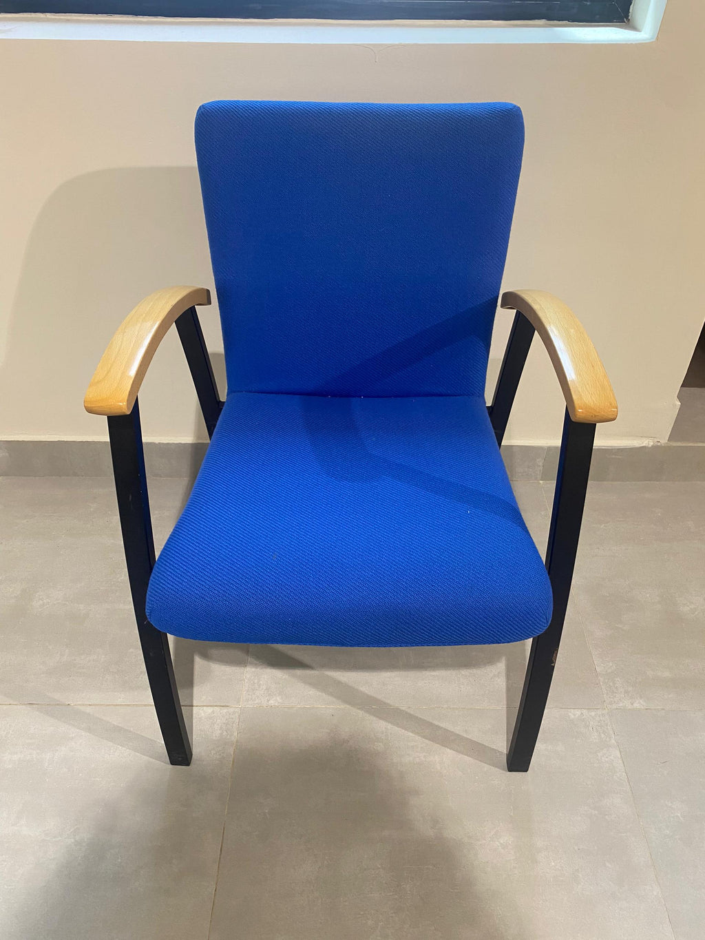 LIGHT BLUE CHAIRS ON BLACK FRAME WITH WOOD ARMREST FOR OFFICE, MEETING VENUE OR RECEPTION AREA