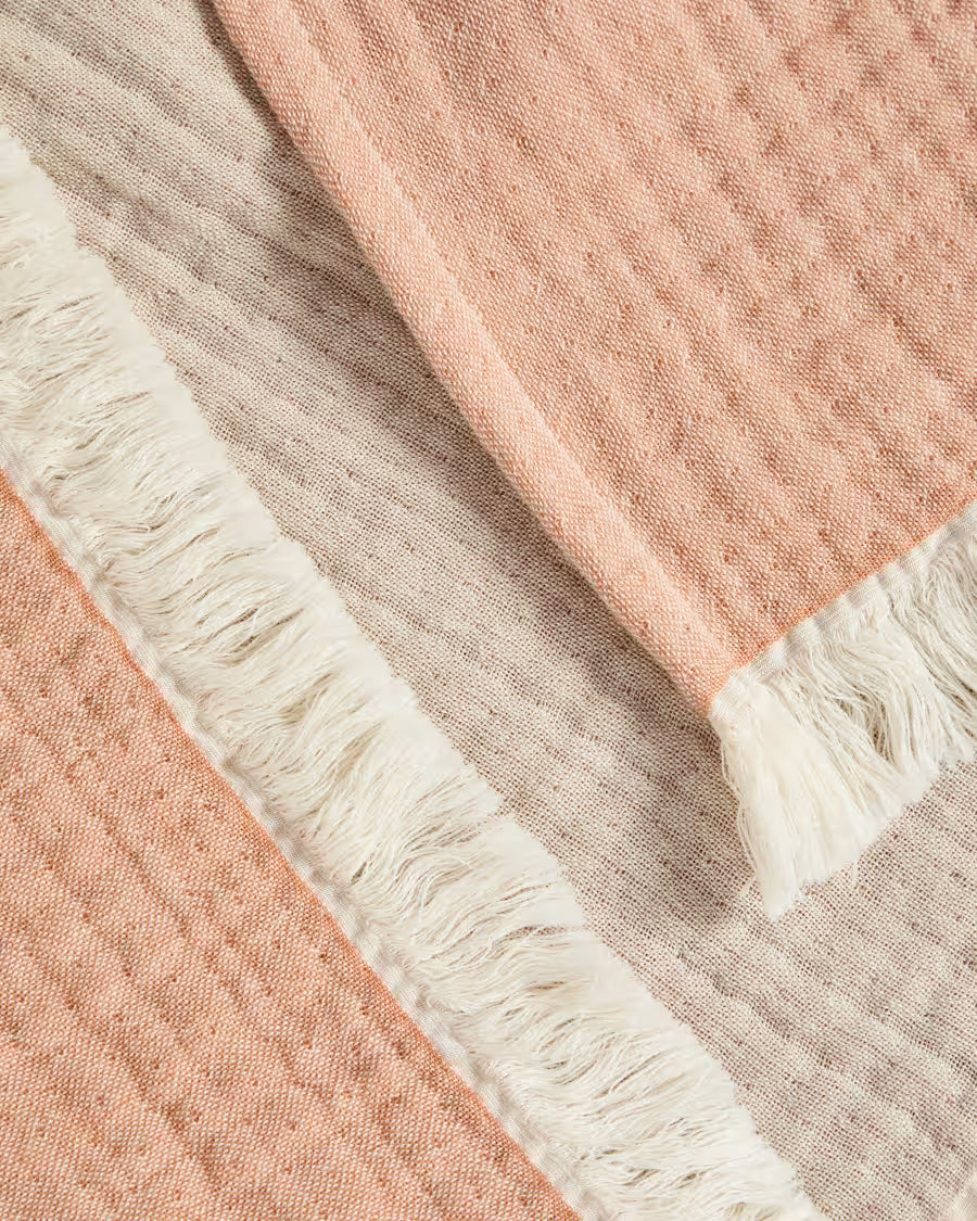 Nafine 100% cotton muslin  - et with two-toned fringe 130 x 170 cm.