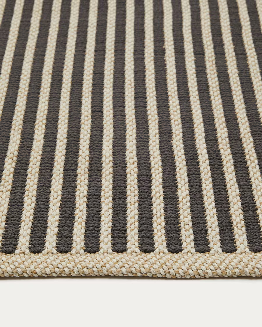 Satanca beige and black striped rug made from synthetic fibres 160 x 230 cm