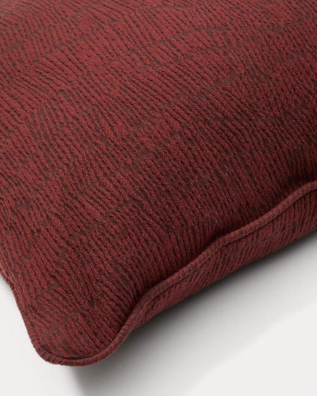 Labid maroon jacquard