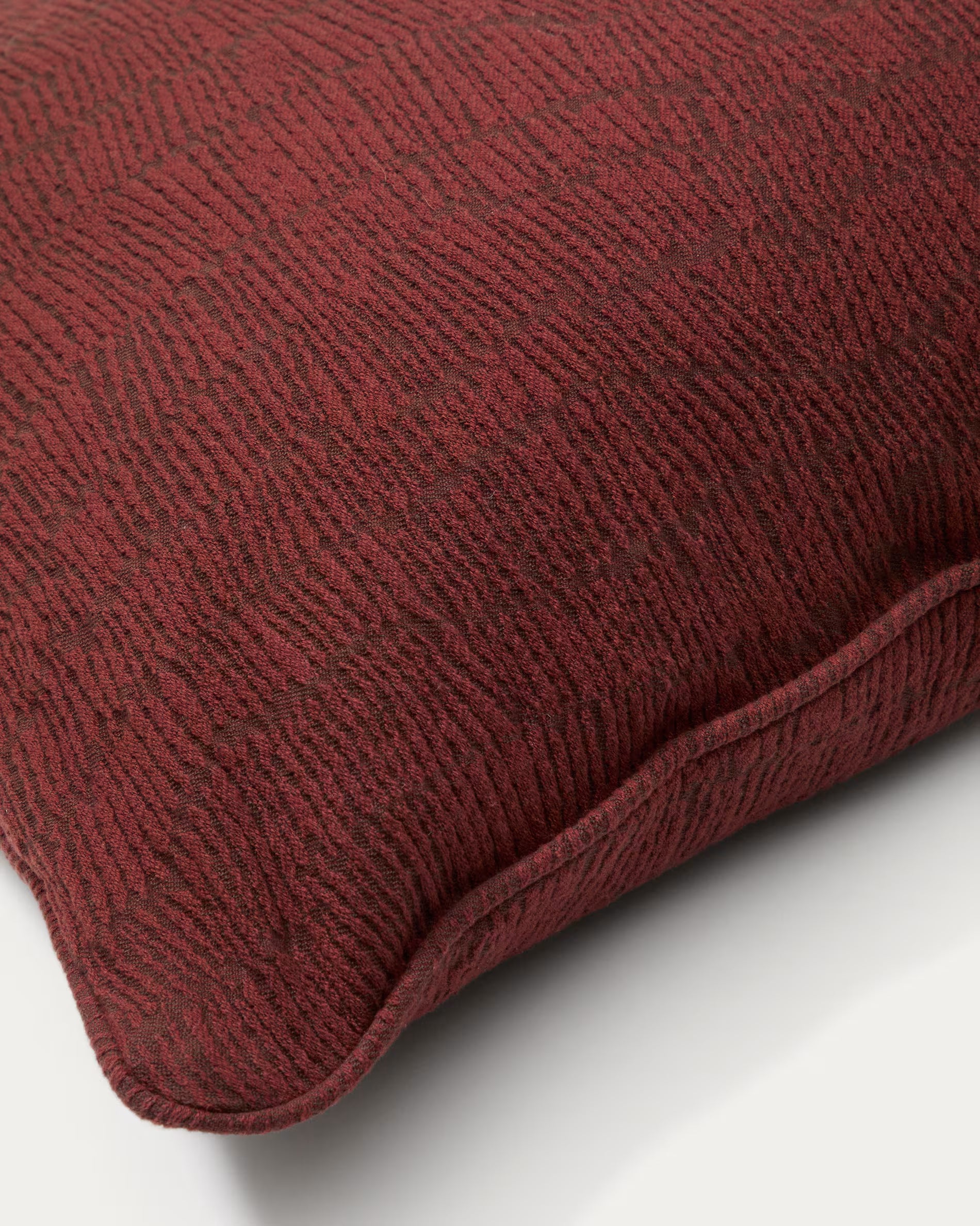 Labid maroon jacquard