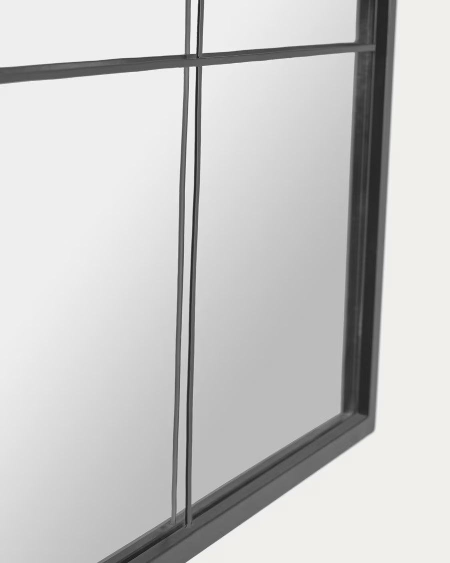 Ulrica standing mirror in black metal 100 x 160cm.