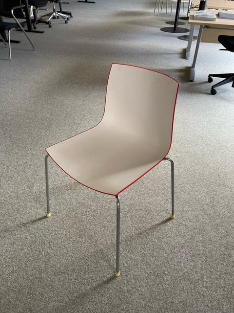 WHITE SEAT WITH COLORED CONTOUR AND ALUMINIUM LEGS, MULTIPURPOSE OFFICE, RECEPTION, CANTEEN, MEETING ROOM