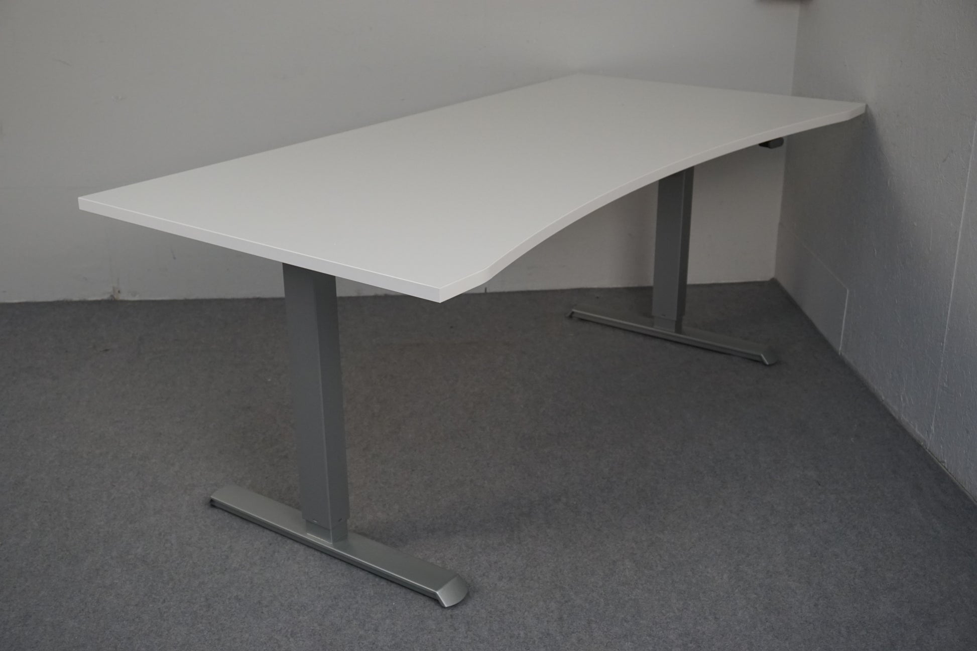 WHITE OFFICE DESK WITH BASE - 200 CM - SILVER A/C FRAME WEIGHT 44 KG